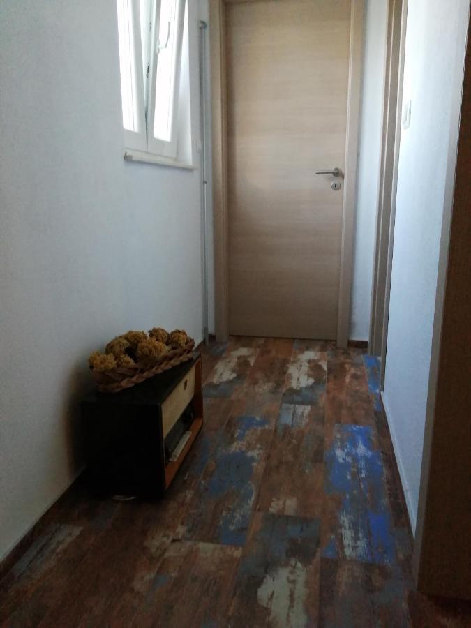 Marcelovi Dvori Acomodação com café da manhã Pirovac Exterior foto